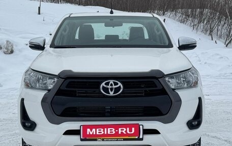 Toyota Hilux VIII, 2022 год, 5 250 000 рублей, 8 фотография