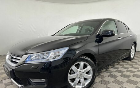 Honda Accord IX рестайлинг, 2013 год, 1 530 000 рублей, 1 фотография