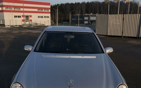 Mercedes-Benz E-Класс, 2004 год, 1 900 000 рублей, 2 фотография