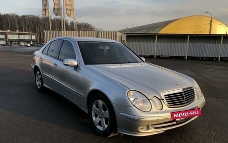 Mercedes-Benz E-Класс, 2004 год, 1 900 000 рублей, 3 фотография