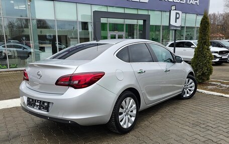 Opel Astra J, 2013 год, 800 000 рублей, 4 фотография