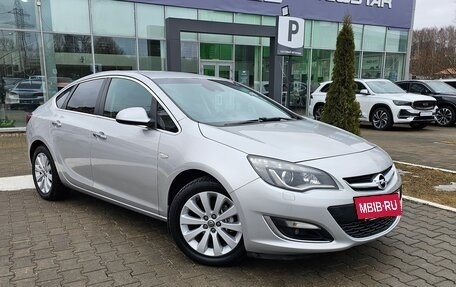 Opel Astra J, 2013 год, 800 000 рублей, 3 фотография