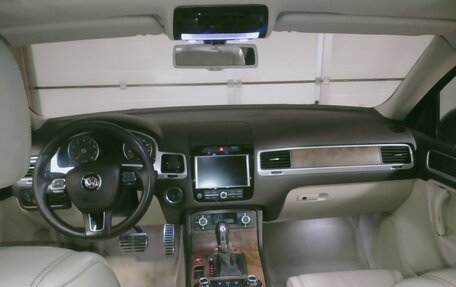 Volkswagen Touareg III, 2011 год, 1 550 000 рублей, 15 фотография