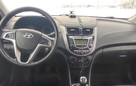 Hyundai Solaris II рестайлинг, 2011 год, 750 000 рублей, 2 фотография