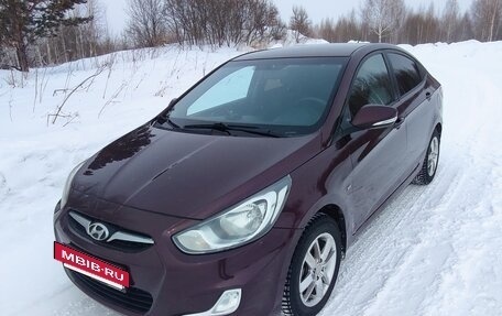 Hyundai Solaris II рестайлинг, 2011 год, 750 000 рублей, 5 фотография