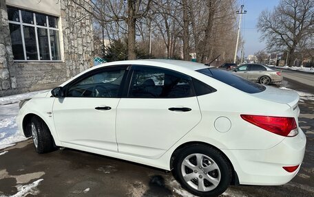 Hyundai Solaris II рестайлинг, 2012 год, 870 000 рублей, 2 фотография