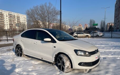 Volkswagen Polo VI (EU Market), 2012 год, 850 000 рублей, 2 фотография