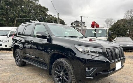 Toyota Land Cruiser Prado 150 рестайлинг 2, 2022 год, 3 510 000 рублей, 2 фотография