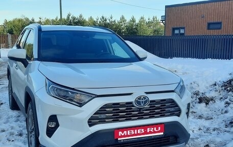 Toyota RAV4, 2021 год, 4 150 000 рублей, 2 фотография