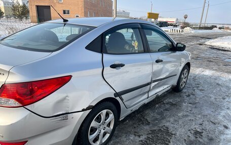 Hyundai Solaris II рестайлинг, 2011 год, 600 000 рублей, 4 фотография