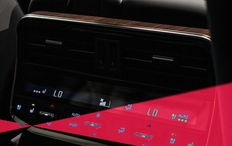 Toyota Land Cruiser, 2024 год, 12 299 000 рублей, 14 фотография