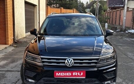 Volkswagen Tiguan II, 2018 год, 2 500 000 рублей, 9 фотография