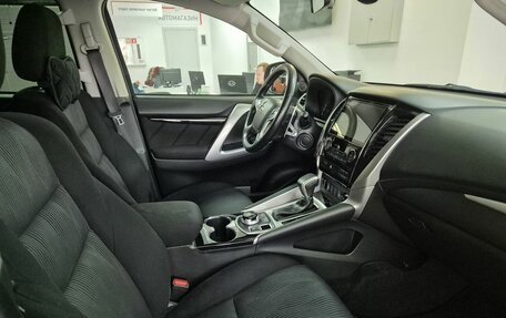 Mitsubishi Pajero Sport III рестайлинг, 2019 год, 3 149 000 рублей, 11 фотография