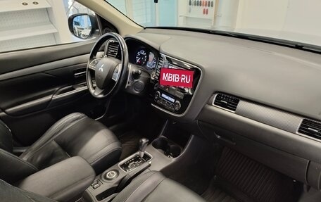 Mitsubishi Outlander III рестайлинг 3, 2013 год, 1 275 000 рублей, 6 фотография