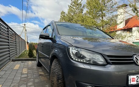 Volkswagen Touran III, 2012 год, 970 000 рублей, 1 фотография