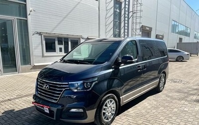 Hyundai Grand Starex Grand Starex I рестайлинг 2, 2018 год, 3 950 000 рублей, 1 фотография