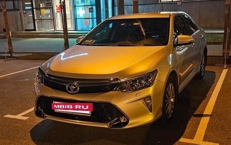 Toyota Camry, 2017 год, 2 725 000 рублей, 2 фотография