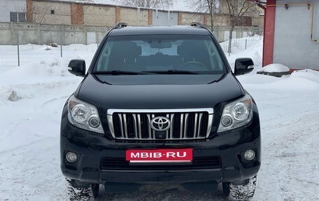 Toyota Land Cruiser Prado 150 рестайлинг 2, 2013 год, 3 300 000 рублей, 2 фотография