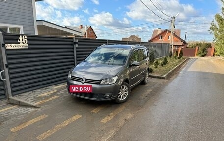 Volkswagen Touran III, 2012 год, 970 000 рублей, 3 фотография