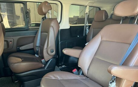Hyundai Grand Starex Grand Starex I рестайлинг 2, 2018 год, 3 950 000 рублей, 13 фотография