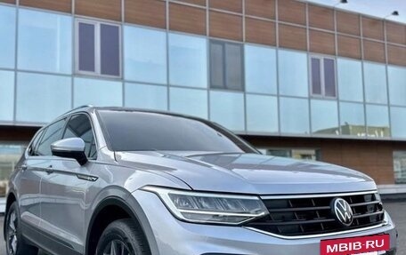 Volkswagen Tiguan II, 2021 год, 3 090 000 рублей, 4 фотография