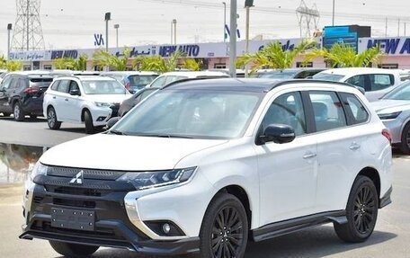 Mitsubishi Outlander III рестайлинг 3, 2022 год, 2 950 000 рублей, 1 фотография