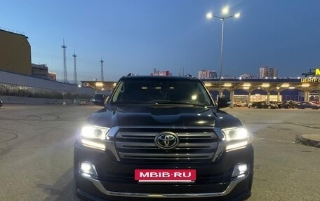 Toyota Land Cruiser 200, 2016 год, 6 350 000 рублей, 8 фотография