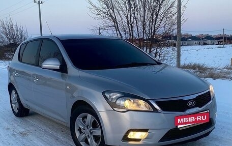 KIA cee'd I рестайлинг, 2009 год, 735 000 рублей, 2 фотография