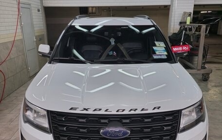 Ford Explorer VI, 2016 год, 3 300 000 рублей, 2 фотография