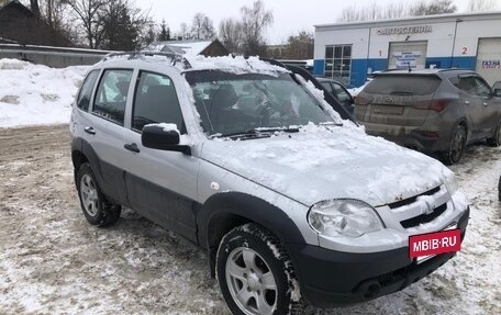 Chevrolet Niva I рестайлинг, 2018 год, 720 000 рублей, 4 фотография