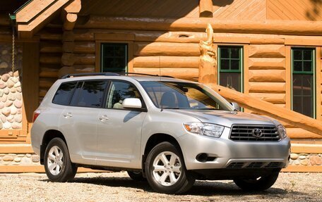 Toyota Highlander III, 2010 год, 1 900 000 рублей, 1 фотография