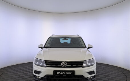 Volkswagen Tiguan II, 2018 год, 2 250 000 рублей, 2 фотография