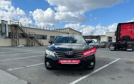 Toyota Camry, 2011 год, 1 999 000 рублей, 2 фотография