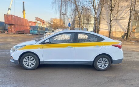 Hyundai Solaris II рестайлинг, 2019 год, 900 000 рублей, 4 фотография