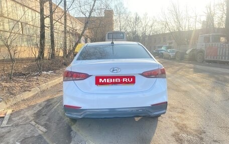 Hyundai Solaris II рестайлинг, 2019 год, 900 000 рублей, 3 фотография