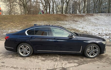 BMW 7 серия, 2019 год, 5 890 000 рублей, 2 фотография