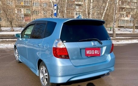 Honda Fit III, 2005 год, 650 000 рублей, 4 фотография