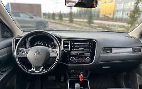 Mitsubishi Outlander III рестайлинг 3, 2019 год, 2 350 000 рублей, 5 фотография