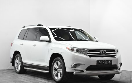Toyota Highlander III, 2011 год, 1 795 000 рублей, 2 фотография