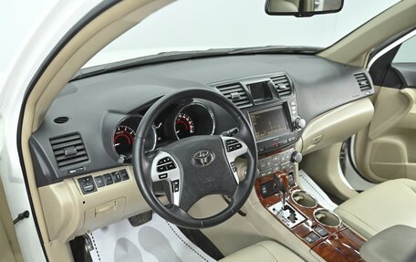 Toyota Highlander III, 2011 год, 1 795 000 рублей, 8 фотография