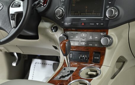 Toyota Highlander III, 2011 год, 1 795 000 рублей, 12 фотография