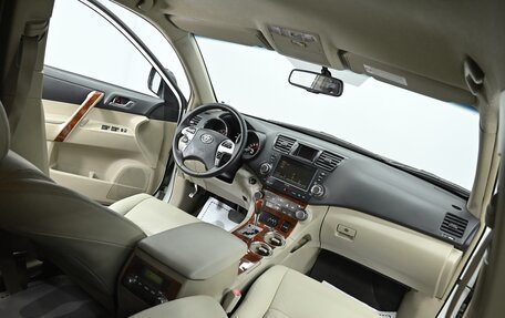 Toyota Highlander III, 2011 год, 1 795 000 рублей, 15 фотография