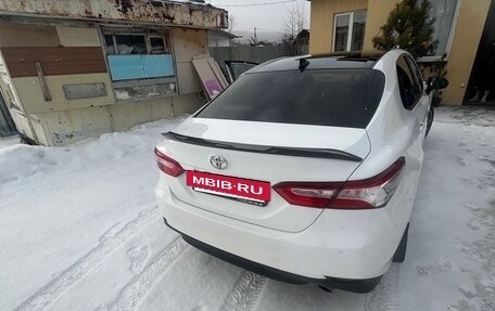 Toyota Camry, 2019 год, 2 700 000 рублей, 3 фотография