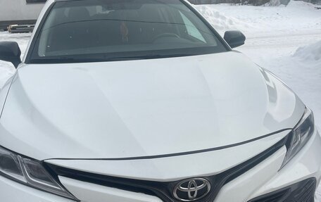 Toyota Camry, 2019 год, 2 700 000 рублей, 15 фотография