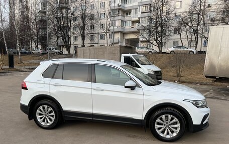 Volkswagen Tiguan II, 2021 год, 3 070 000 рублей, 4 фотография