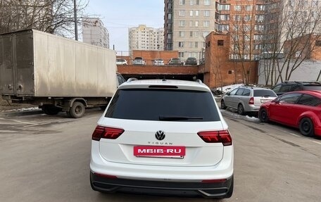 Volkswagen Tiguan II, 2021 год, 3 070 000 рублей, 7 фотография