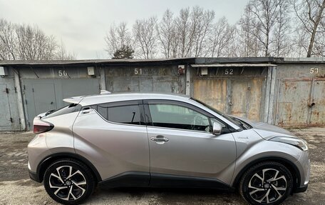 Toyota C-HR I рестайлинг, 2018 год, 2 200 000 рублей, 2 фотография