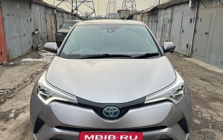 Toyota C-HR I рестайлинг, 2018 год, 2 200 000 рублей, 1 фотография