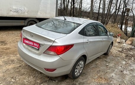 Hyundai Solaris II рестайлинг, 2011 год, 645 000 рублей, 2 фотография