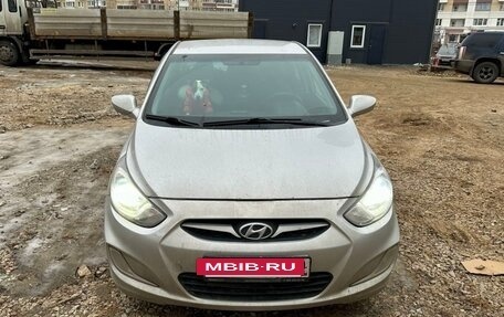 Hyundai Solaris II рестайлинг, 2011 год, 645 000 рублей, 4 фотография